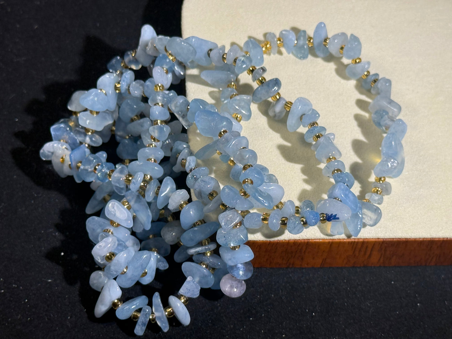 Pulsera de aguamarina de forma libre