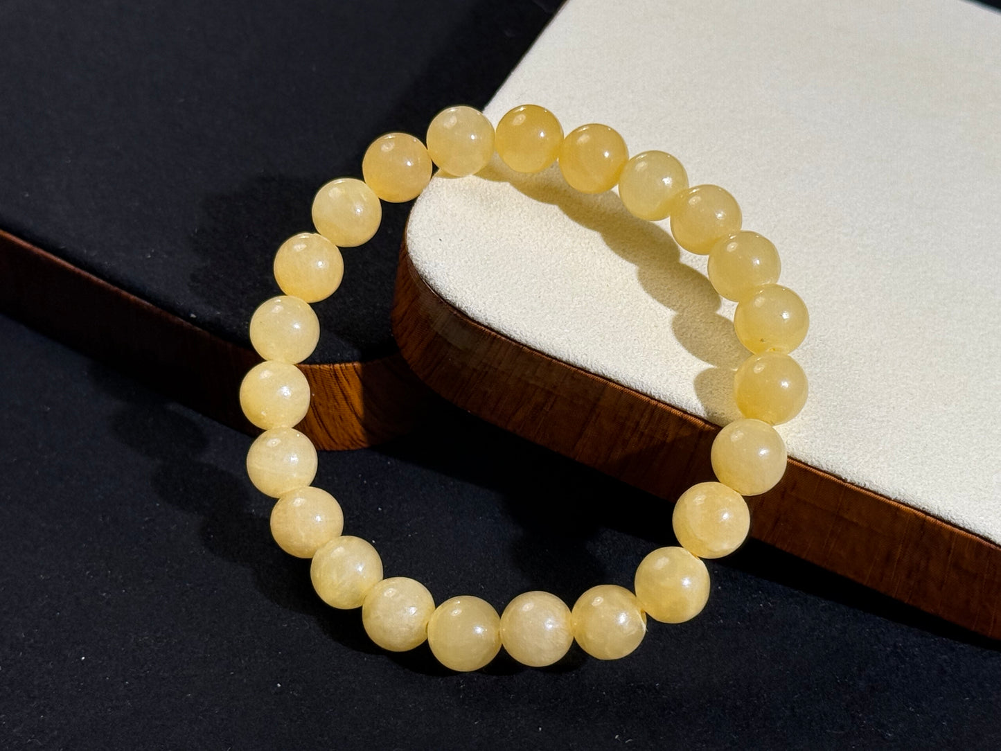 ✔Jade amarillo cremoso - 9,9