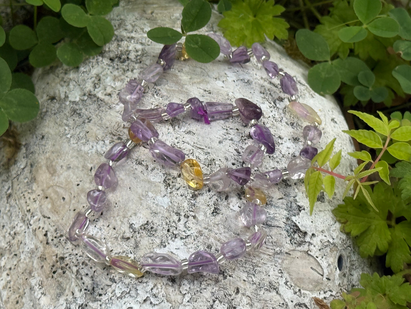 Pulsera de ametrina de forma libre