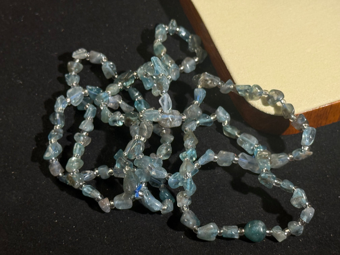 Pulsera de apatita de forma libre