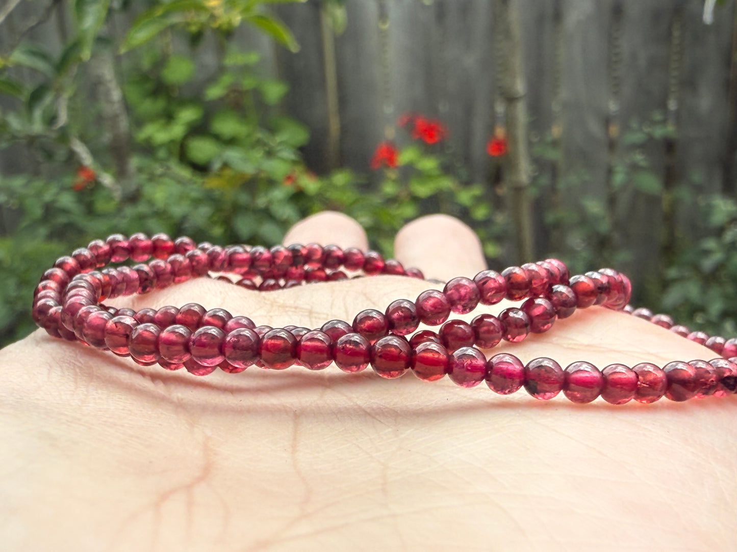 Pulsera multicircular de granate
