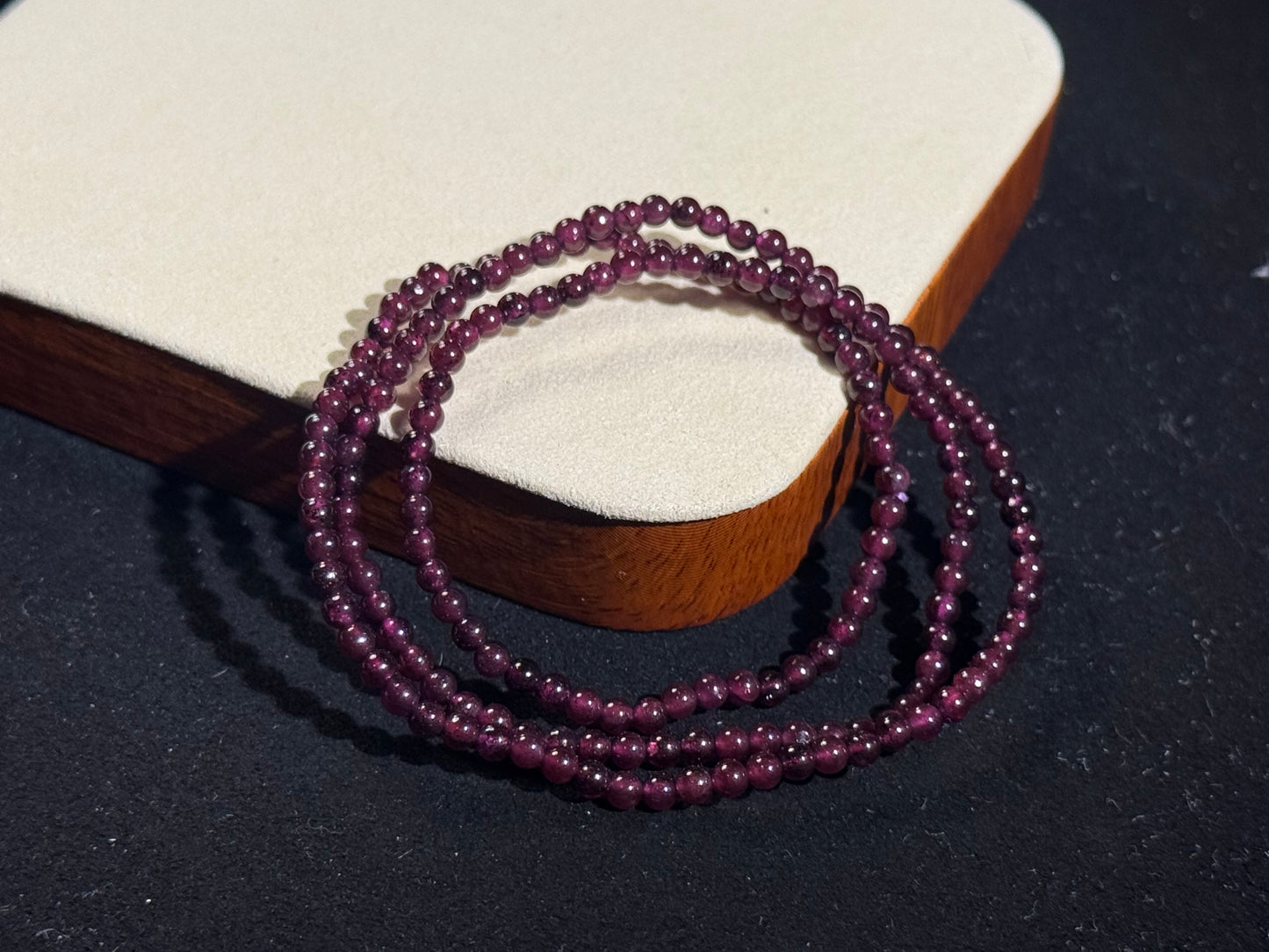 Pulsera multicircular de granate almandino