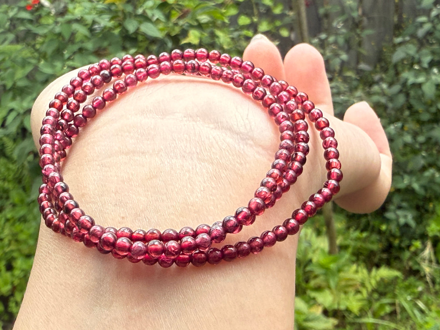 Pulsera multicircular de granate