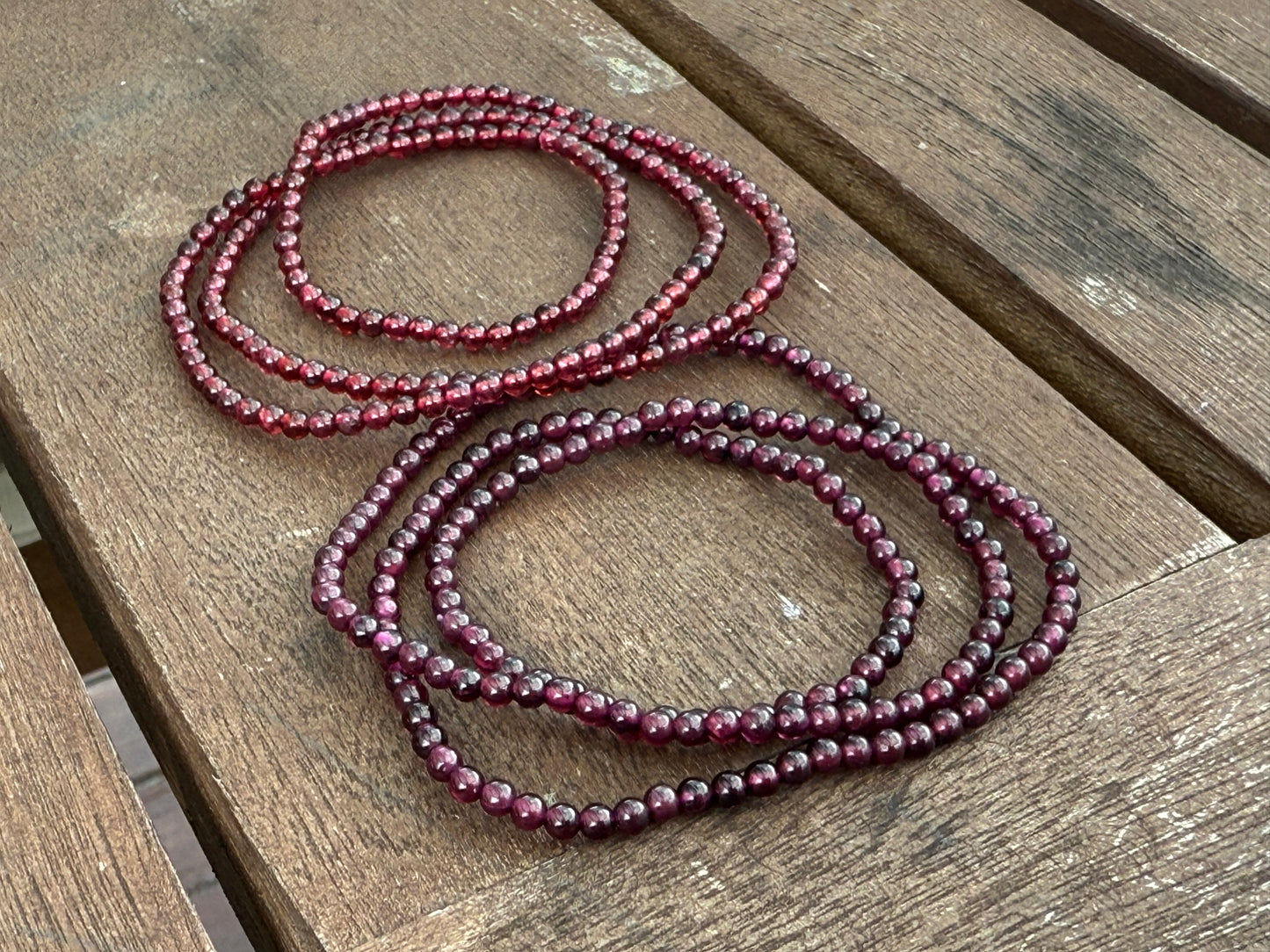 Pulsera multicircular de granate