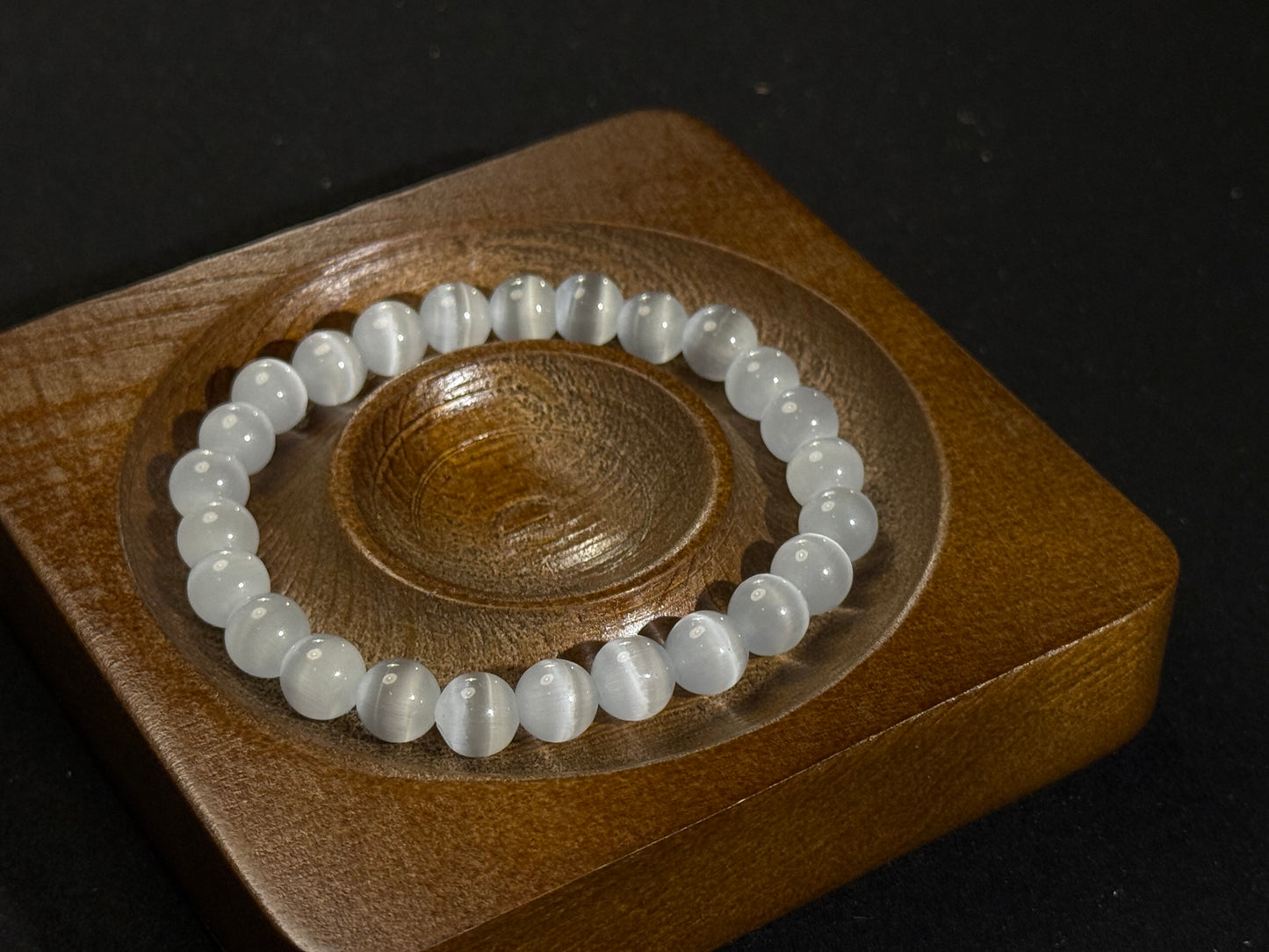"Lunar Glow" White Cat’s Eye Bracelet