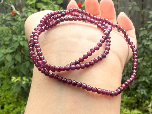 Pulsera multicircular de granate almandino