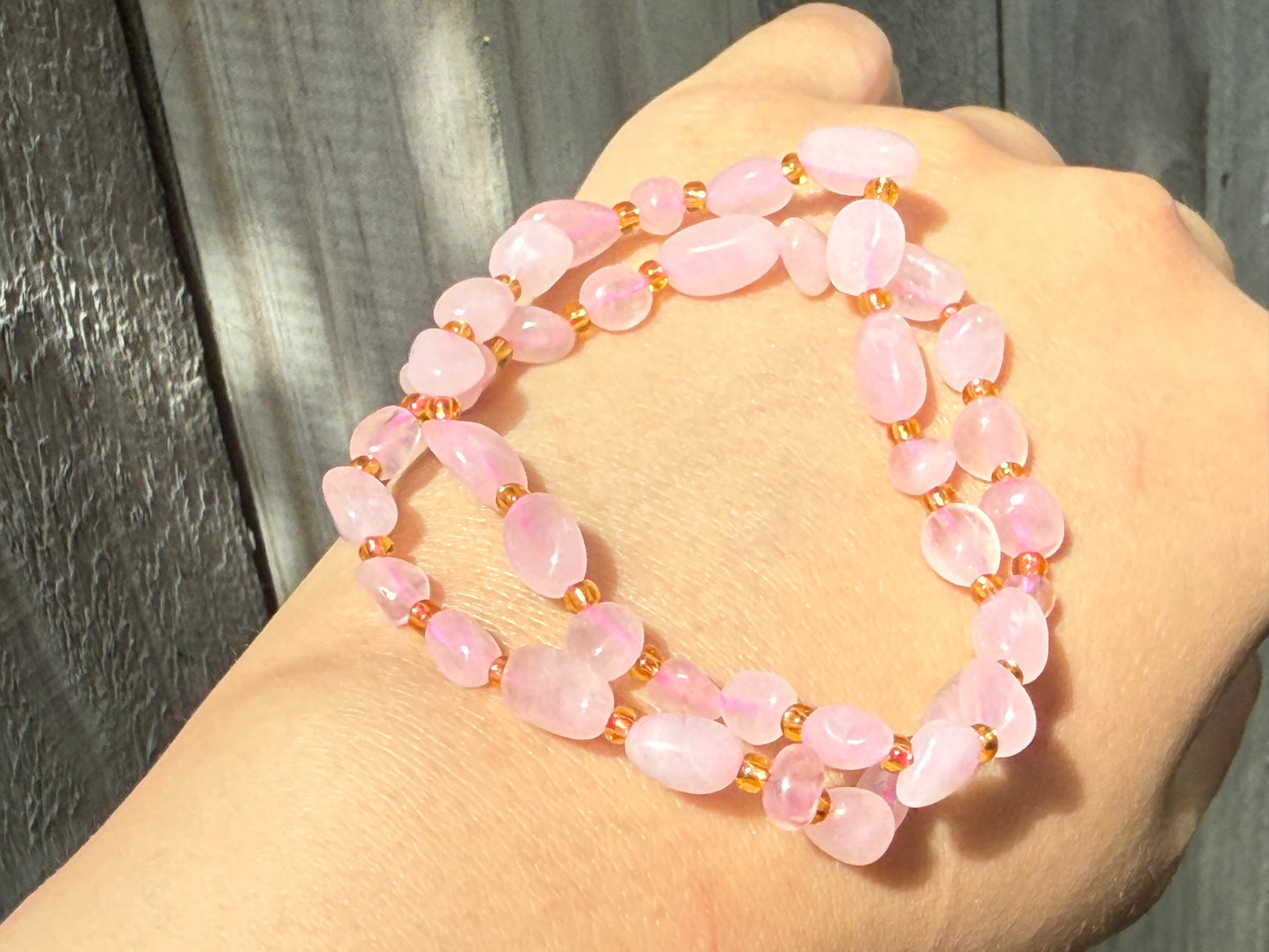 Pulsera de cuarzo rosa con forma libre